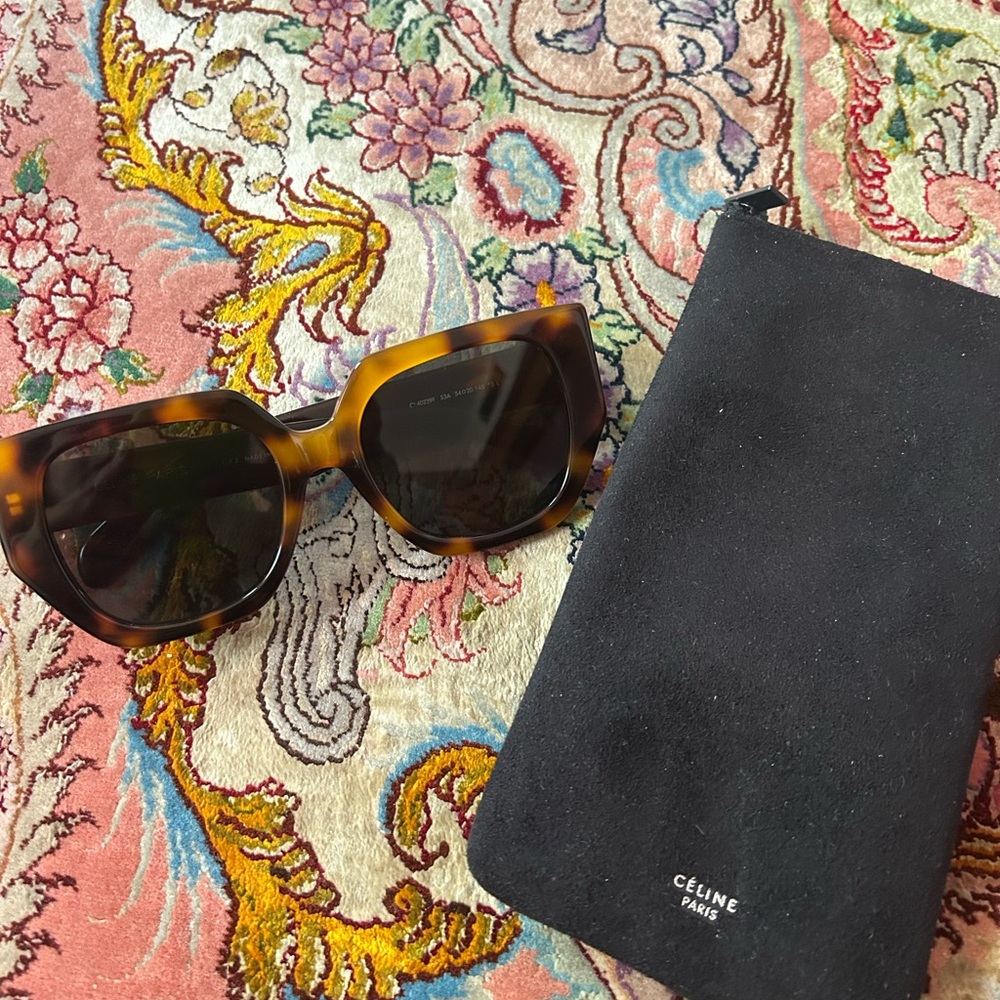 Celine Tortoiseshell Oversized Sunglasses Gold Hardware and Black Case CL40239F